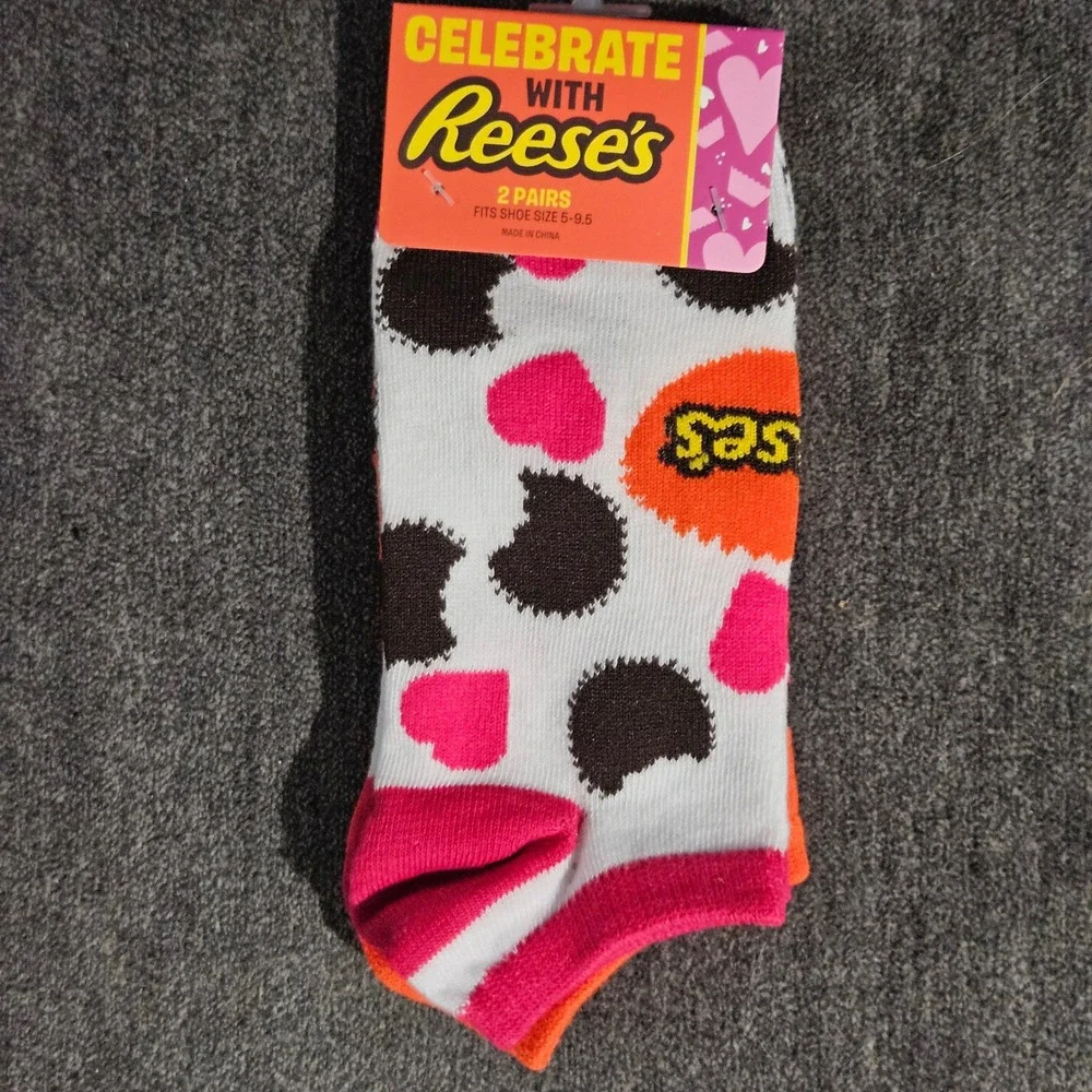 Reese's Peanut Butter Cup 2 Pack Ankle Socks Women Shoe Size 5-9.5 Hearts New
